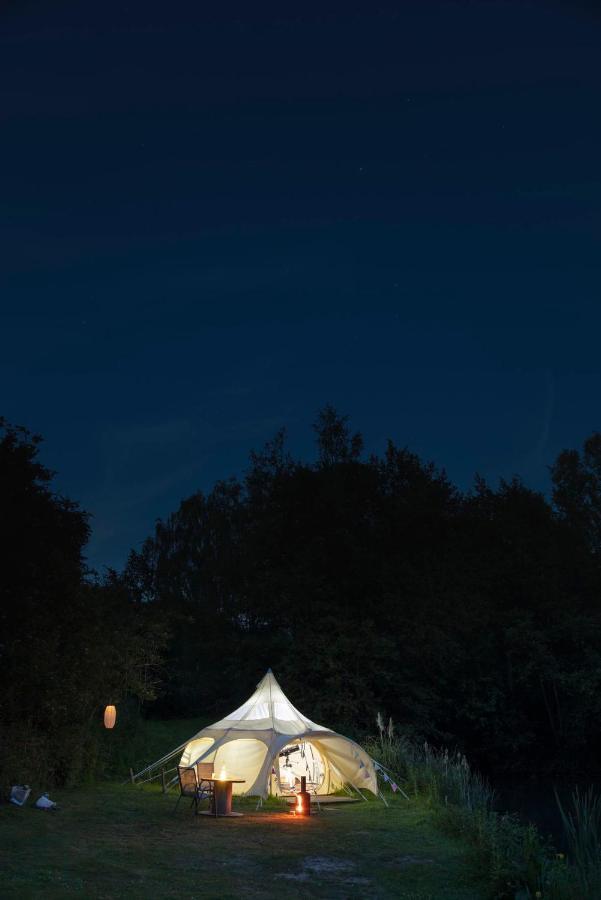 Lloyds Meadow Glamping 호텔 체스터 외부 사진