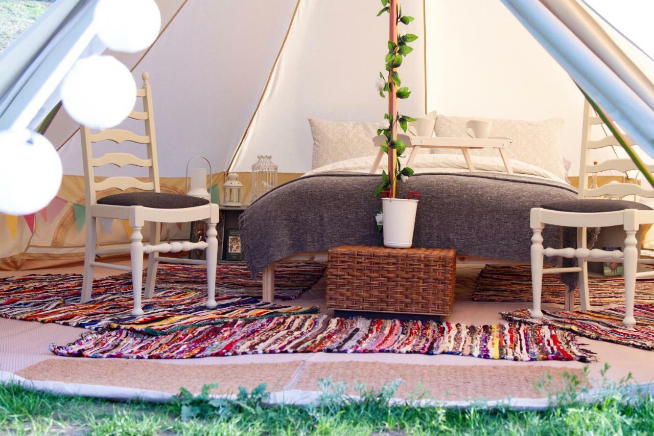 Lloyds Meadow Glamping 호텔 체스터 외부 사진